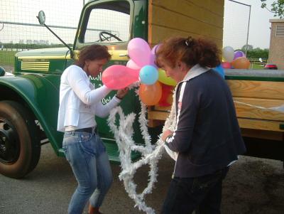 Balonnen op de auto